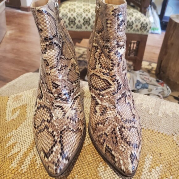 Steve Madden Shoes - Steve Madden snakeskin booties